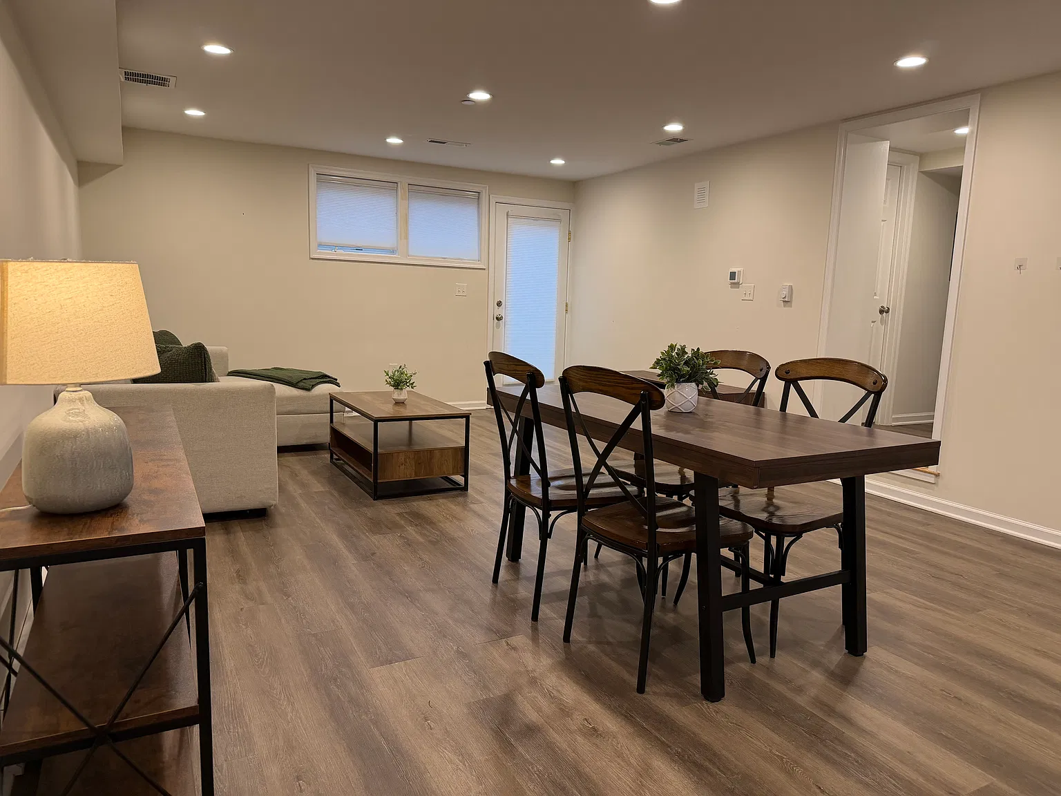 2 bed, 675 sqft, $2,900 — Photo 2
