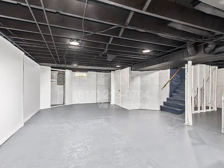 1031 Merrifield St SE — Photo 30