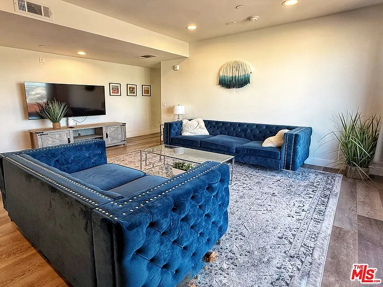 723 S Saint Andrews Pl #507 — Photo 12