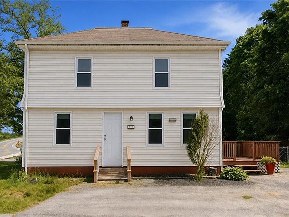 2nd image of 515 Davisville Rd