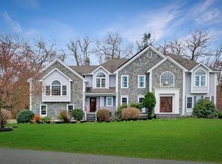 125 Sherwood Dr, North Andover, MA 01845