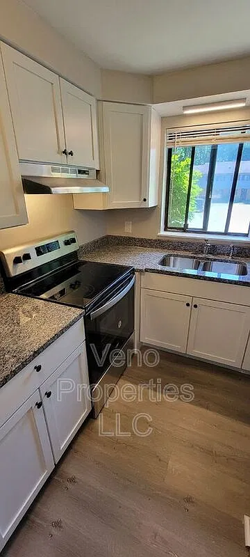 2 bed, 1.0 bath, $1,450 — Photo 4