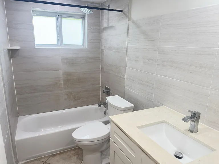 853 SE 4th Ct — Photo 5