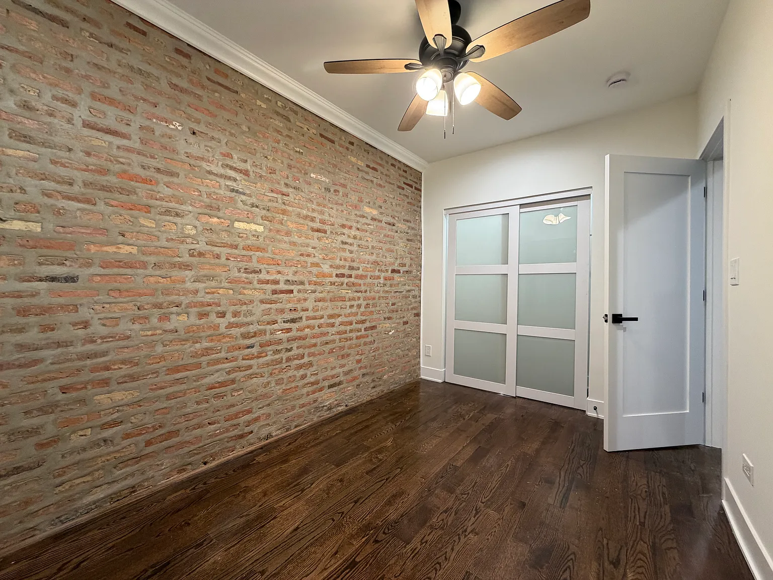 2 bed, 800 sqft, $2,000 — Photo 4