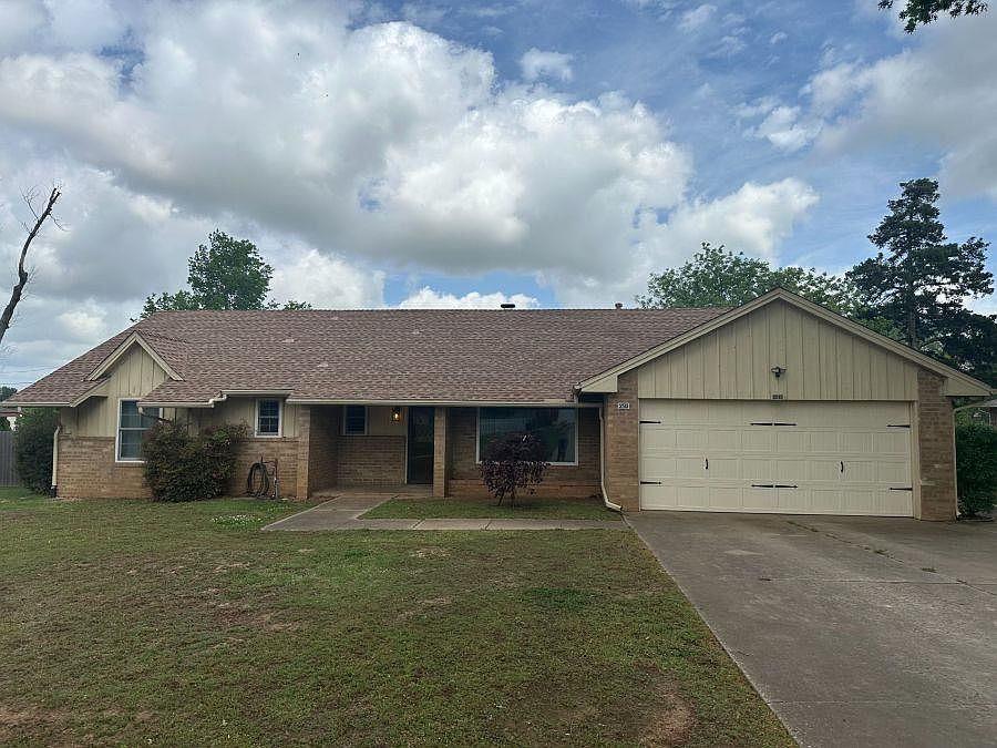 1st image of 2513 Woodthrush Rd