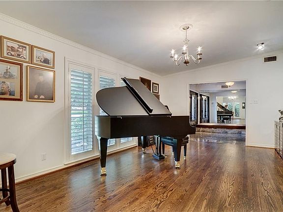 5th image of 6838 Meadowcreek Dr