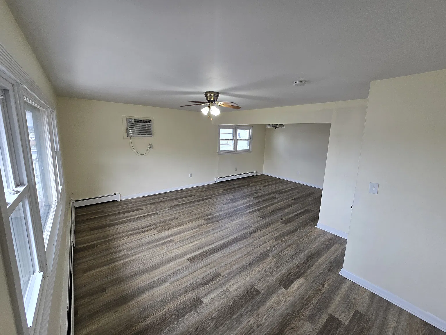 3 bed, 1250 sqft, $3,000 — Photo 3