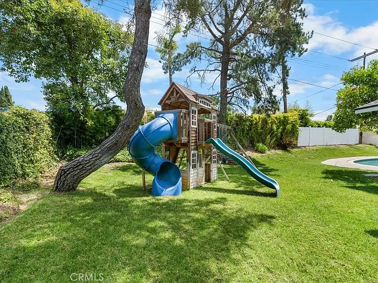 26111 Hatmor Dr — Photo 4