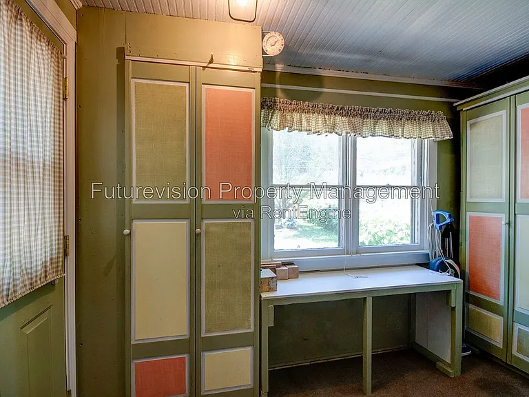 1105 Summit St — Photo 12