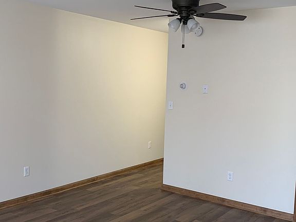 5th image of 339 W Grand Ave #109
