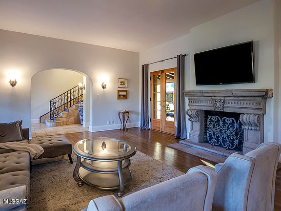 5th image of 70 E Calle Encanto