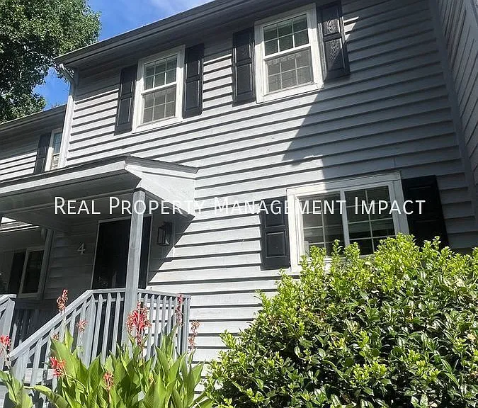 4 Willow Bridge Dr — Photo 1