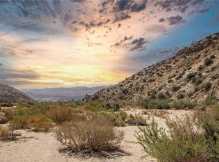 594 Pioneertown Rd, Yucca Valley, CA 92284