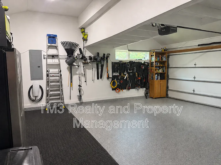 2436 Forest Ave — Photo 48