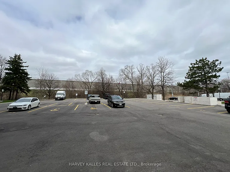 150 Neptune Dr #704 — Photo 25
