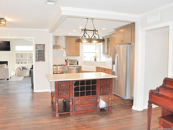 3rd image of 223 MILLWOOD LN