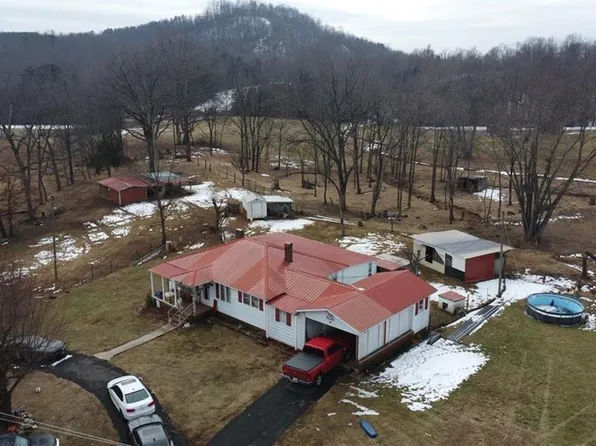 1398 Simpson Mill Rd, Mount Airy, NC 27030