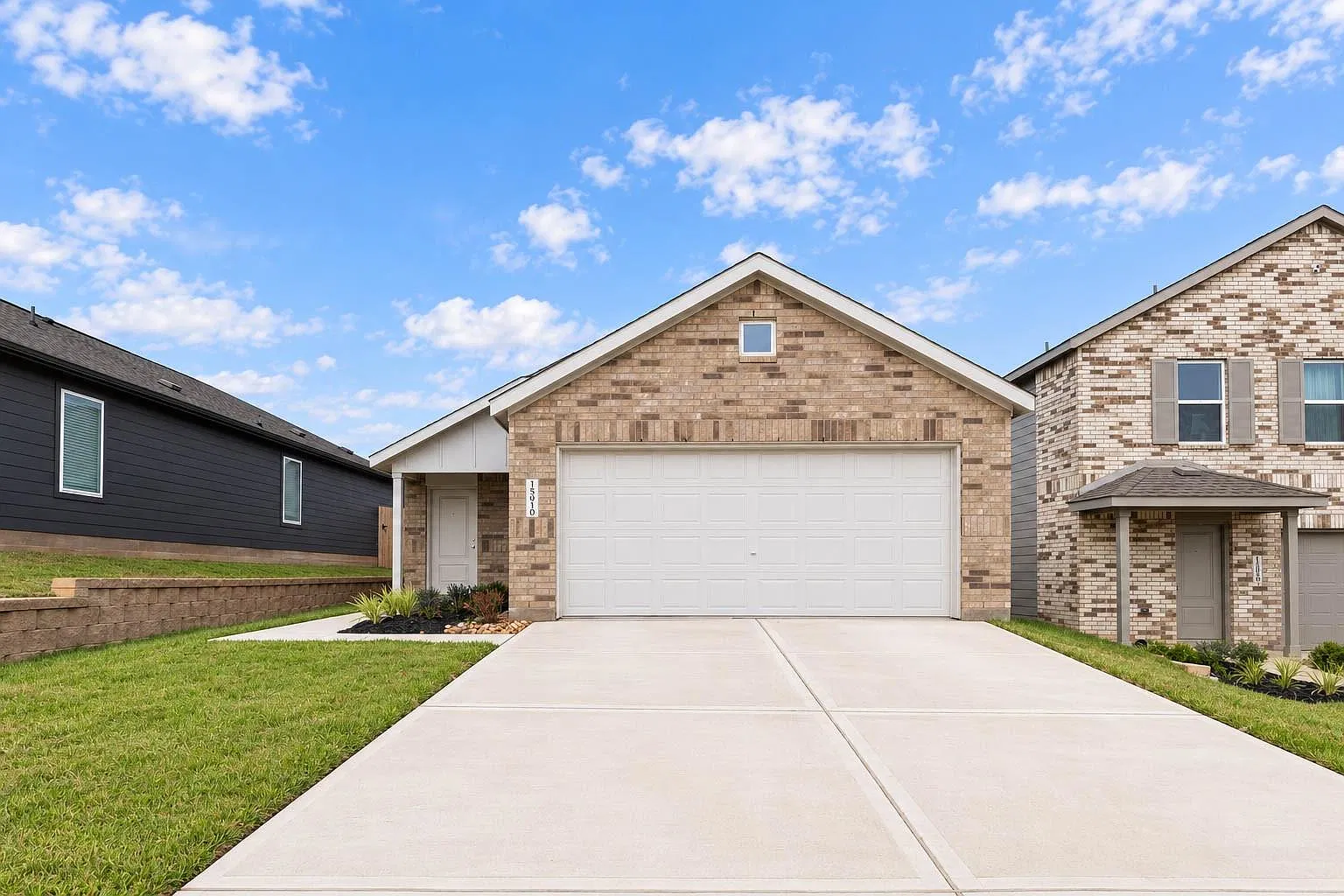 4 bed, 1582 sqft, $1,950 — Photo 1