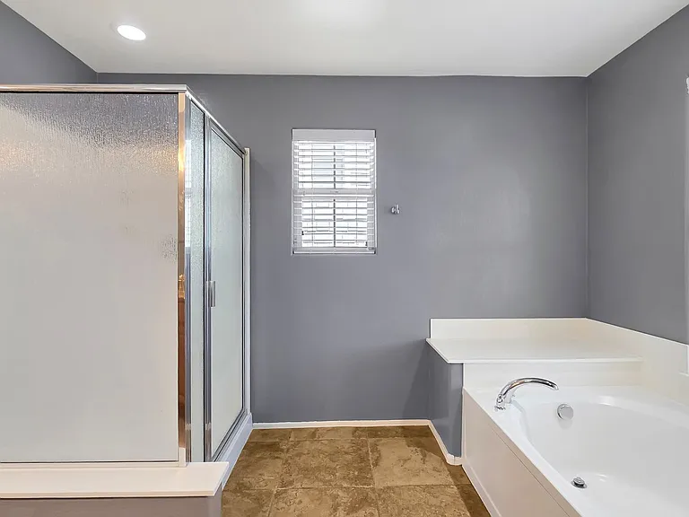 2942 N Evergreen St — Photo 18