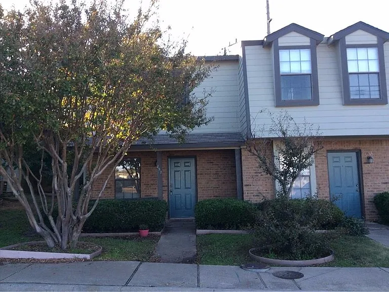 852 W Collins St — Photo 1
