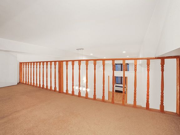 5th image of 213 E 37th St #1E