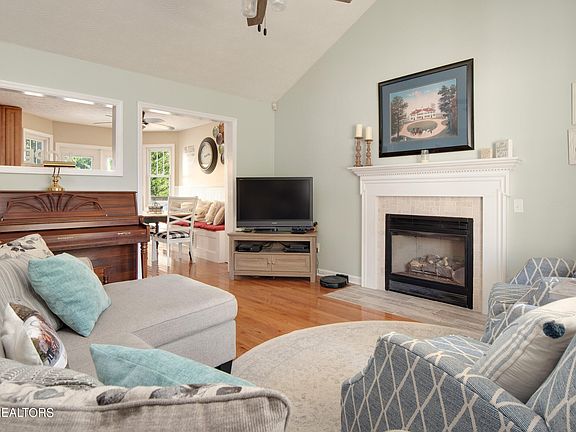 3rd image of 6908 Saint Croix Ln