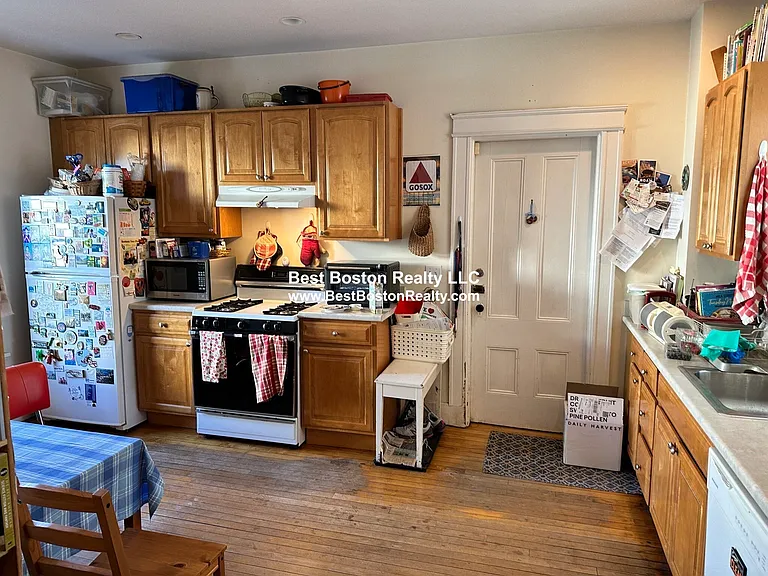 84 Walker St #2 — Photo 9