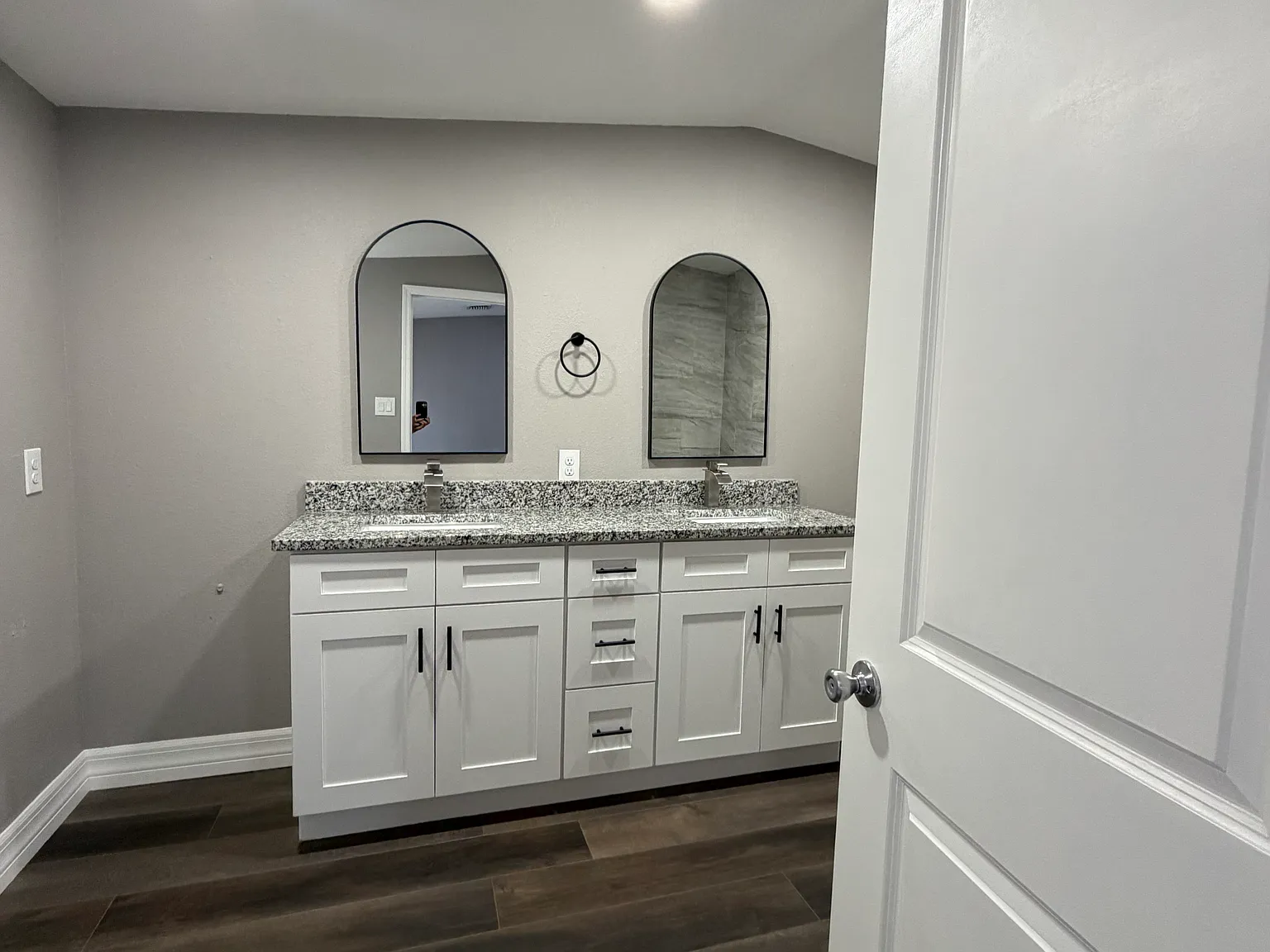 3 bed, 1100 sqft, $1,700 — Photo 4