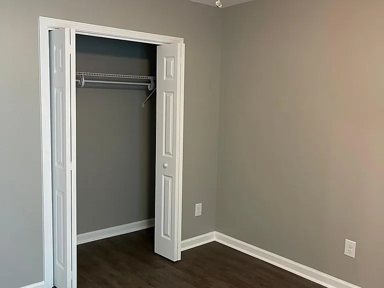 1020 Hillsborough Chase NW — Photo 18
