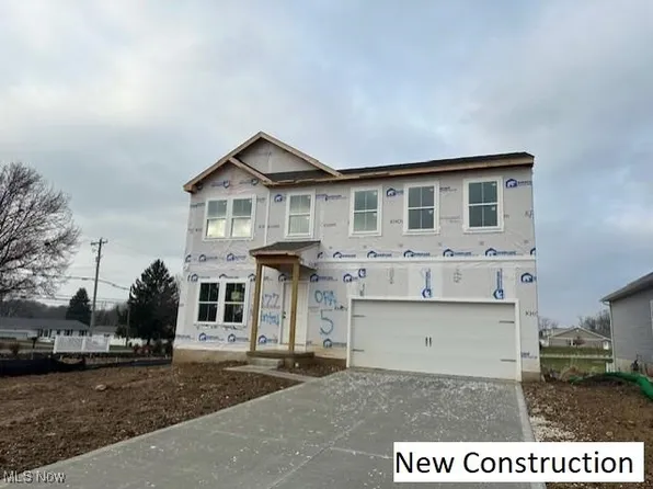 358 Golden Apple Dr NE, Louisville, OH 44641