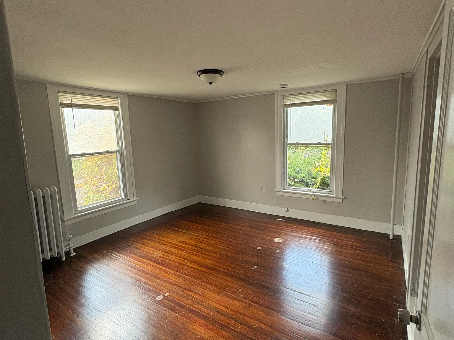3 bed, 1300 sqft, $2,000 — Photo 3