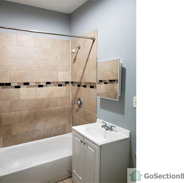 2nd image of 267 Hobson St Floor 2