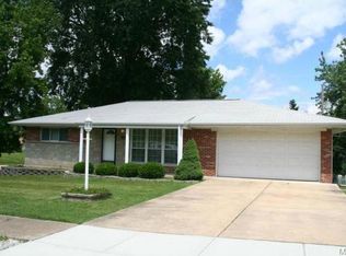 937 Rosaire Dr, Saint Louis, MO 63126