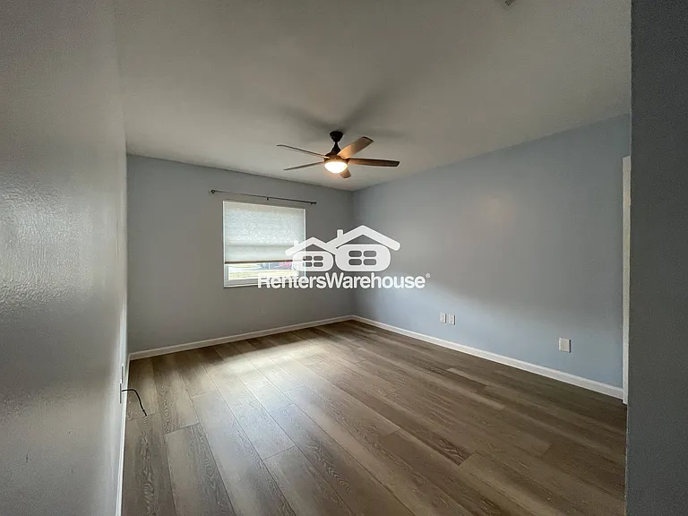 110 Gloucester Blvd #110 — Photo 9