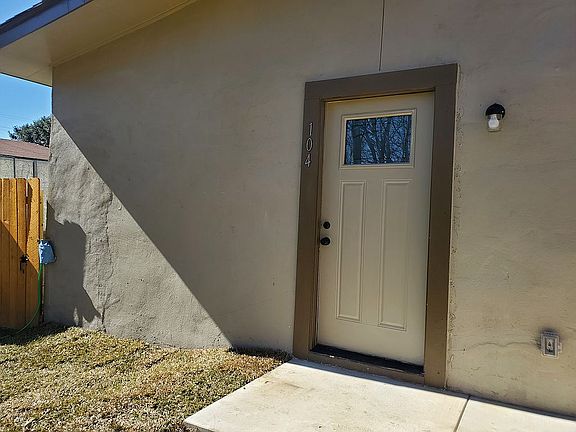 5th image of 118 Esmeralda Dr