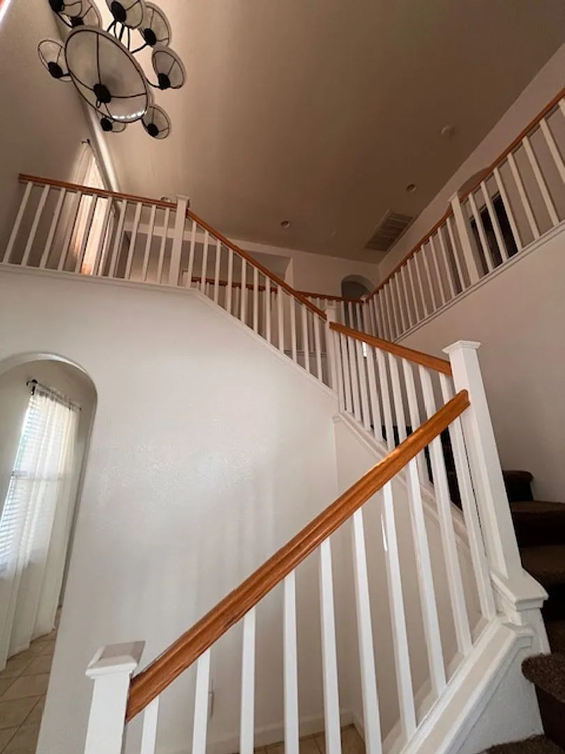Available right away! 5 Bedrooms and 4 full Bathrooms — Photo 2