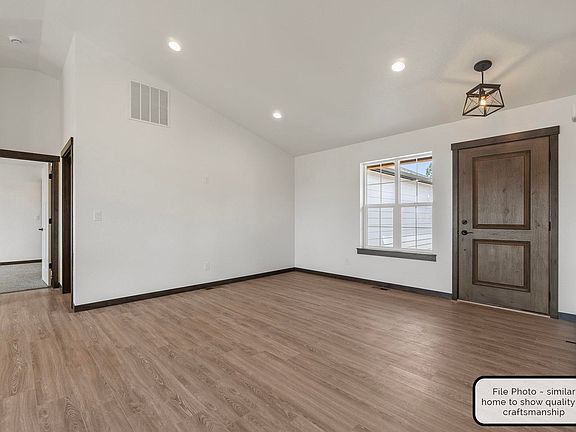 3rd image of LOT 5 E Valley St S