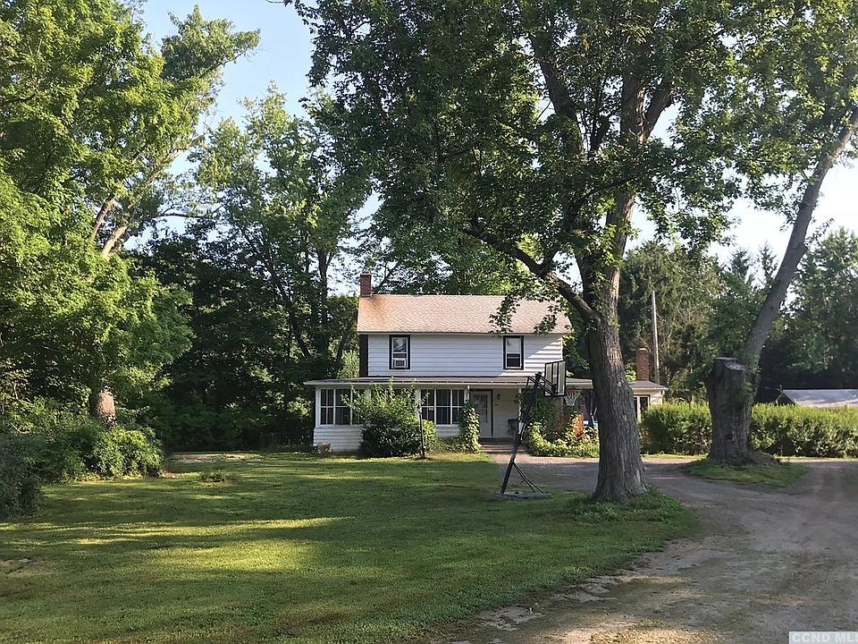 2nd image of 466 Center Hill Rd