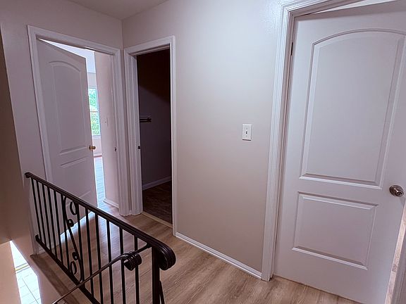 3rd image of 52 Dogwood Ct