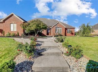 650 Meadowview Dr, Findlay, OH 45840