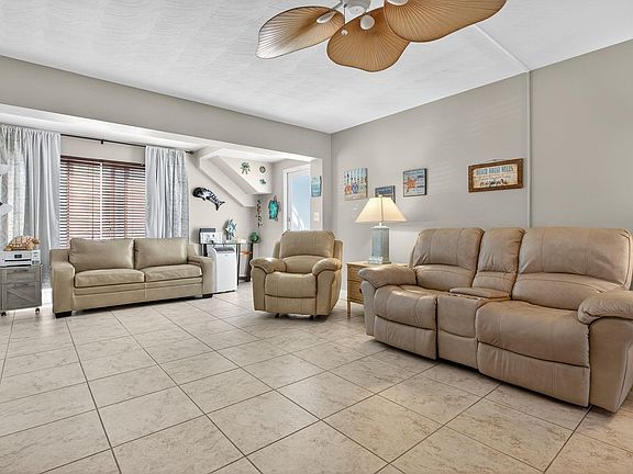 4th image of 3201 SE 12th Street #C2