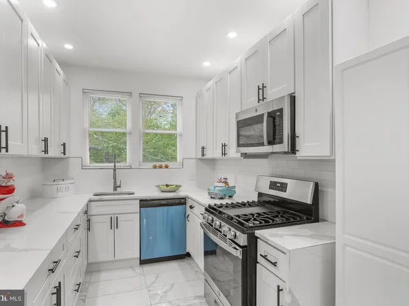 3102 Oakfield Ave, Baltimore, MD 21216