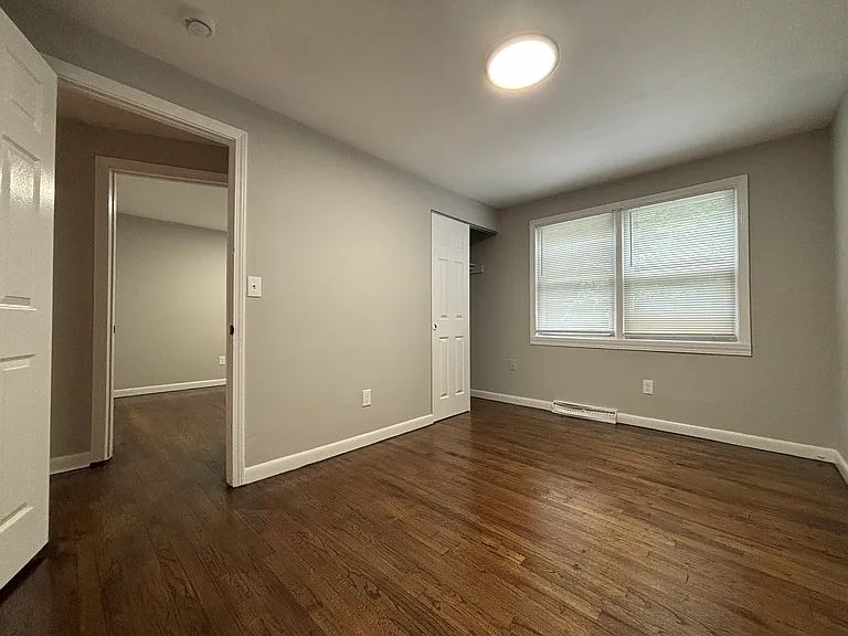 210 Burwell St #5 — Photo 9