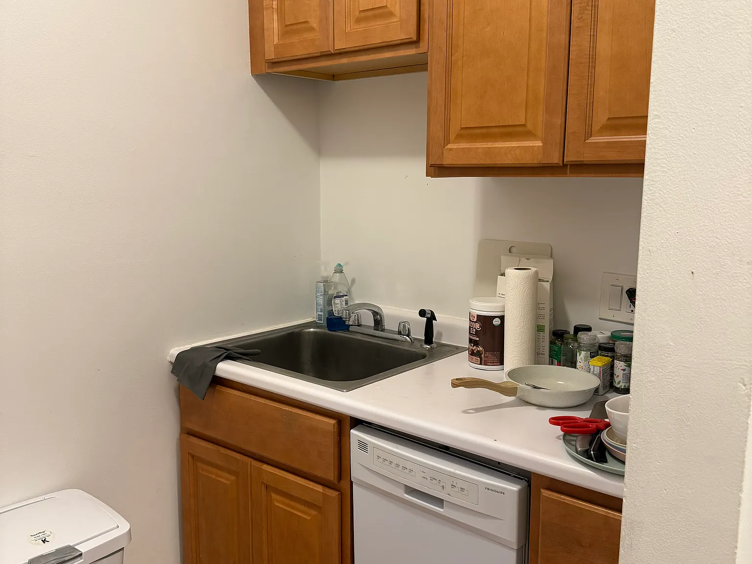 2 bed, 1.0 bath, $3,100 — Photo 2