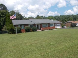 642 Colonial Manor Dr, Jumping Branch, WV 25969