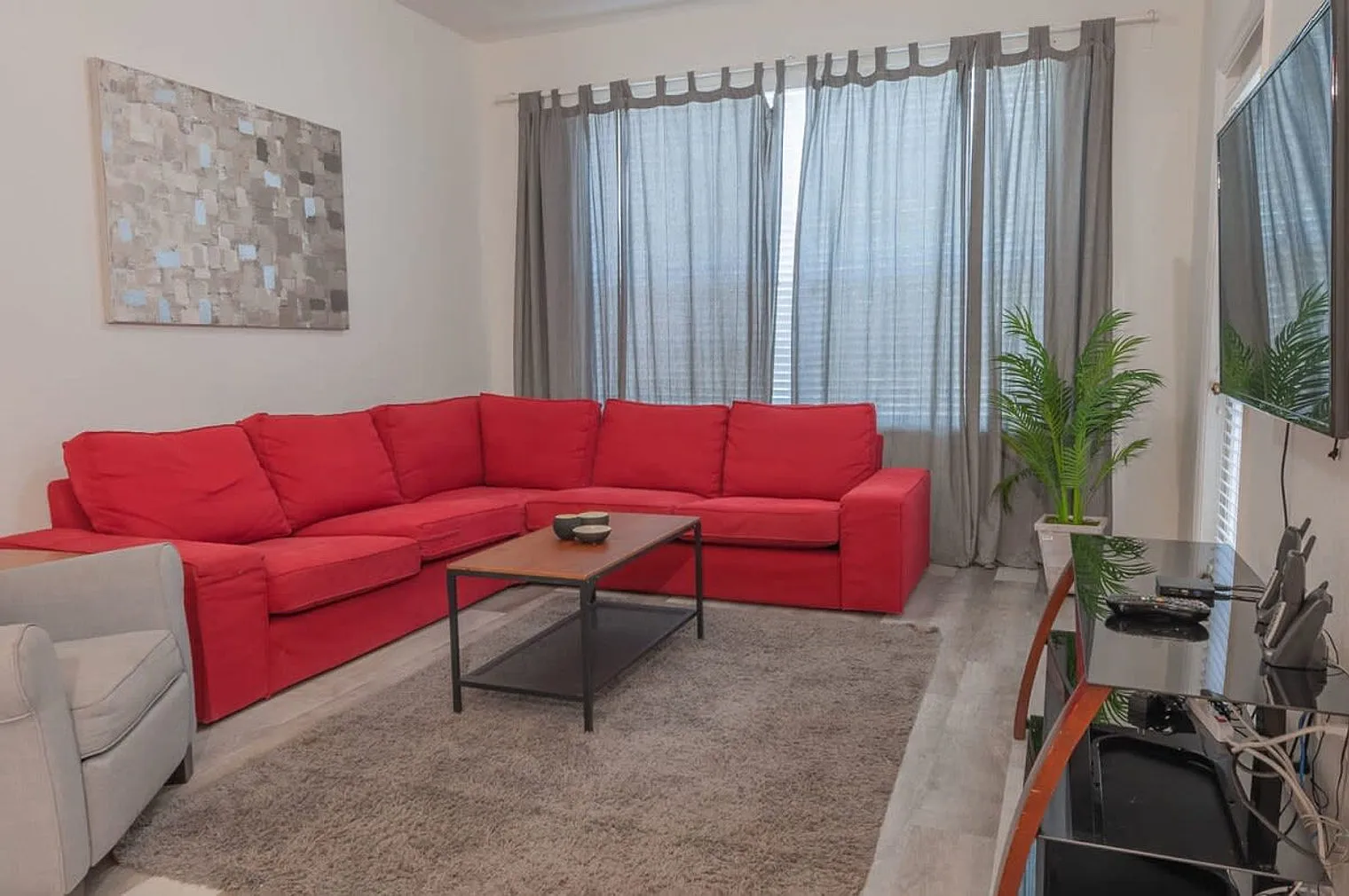3 bed, 2.0 bath, $3,115 — Photo 1