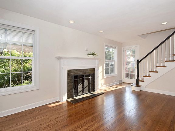 4th image of 120 N Lincoln Ave