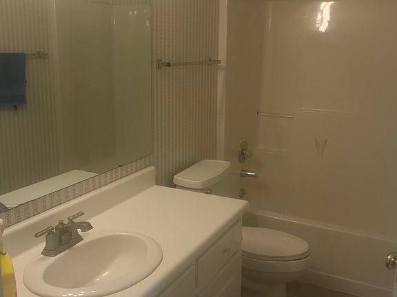 4th image of 34 Arbours West Ln