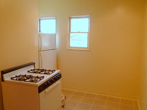 2nd image of 2561 1st Ave APT B