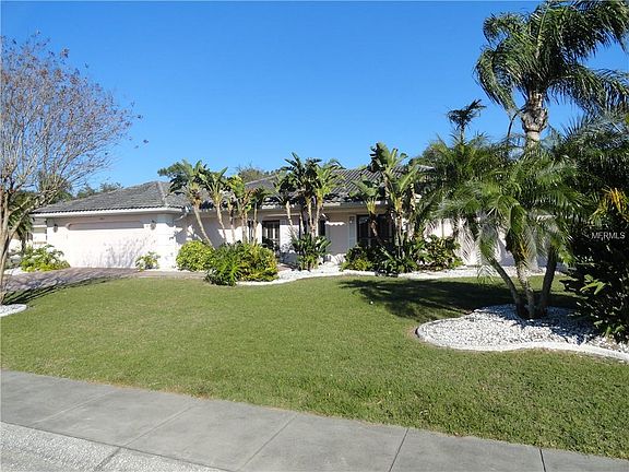 3rd image of 1911 View Dr E